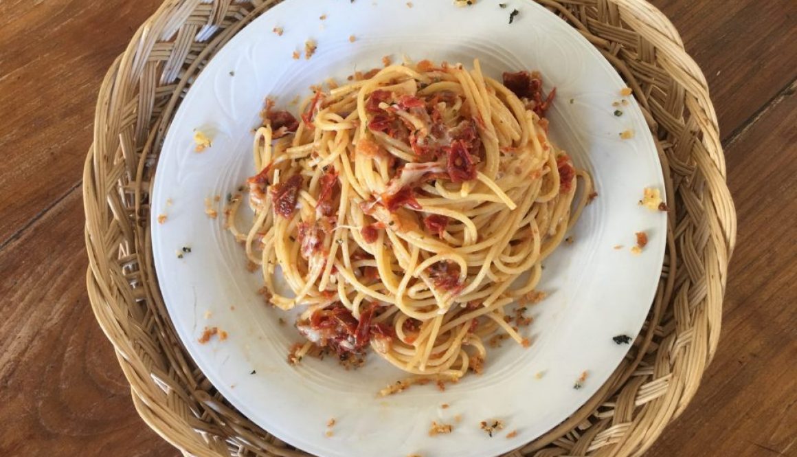 Spaghetti con pomodorini secchi e mollica32