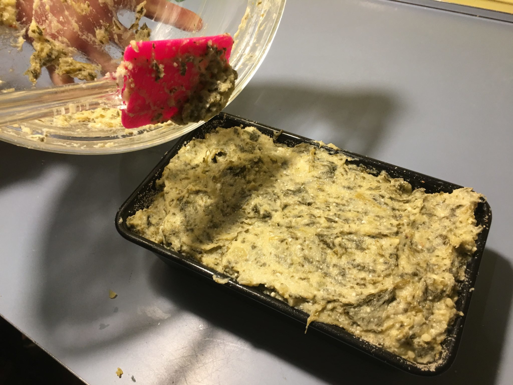 Sformato di friarielli ricotta e patate - il composto versato nello stampo