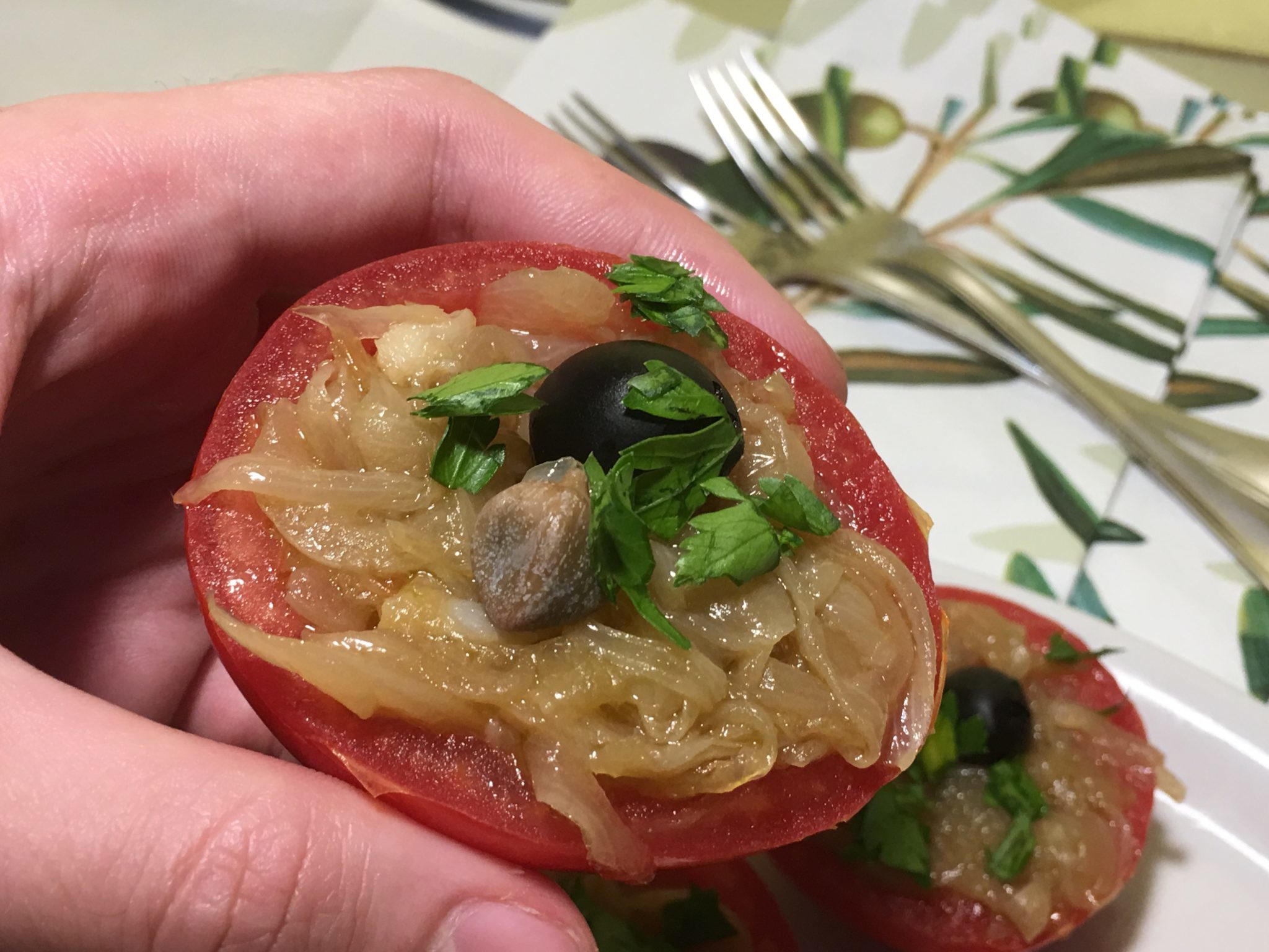 Pomodori ripieni di cipolle - dettaglio