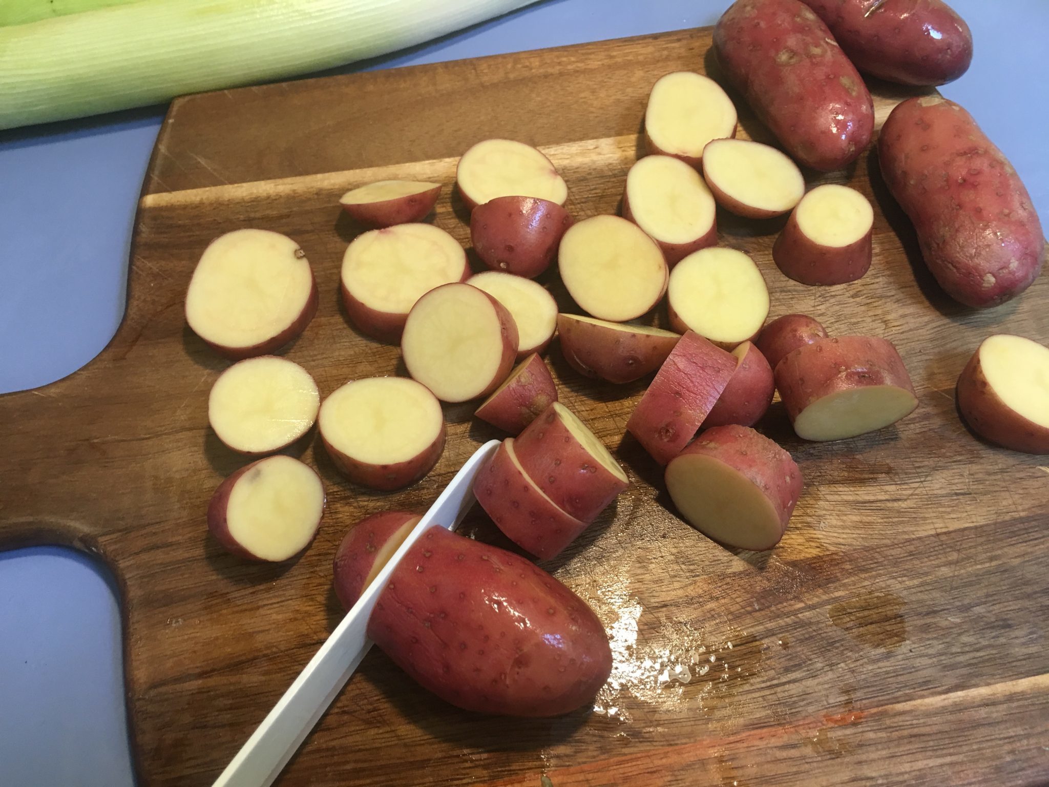 Accoppiata da urlo: Porri e patate al forno - patate tagliate a rondelle
