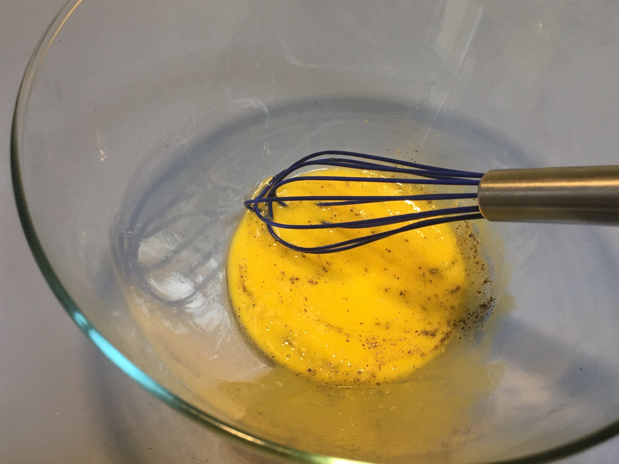 Carbonara - ricetta imbattibile - le uova col pepe