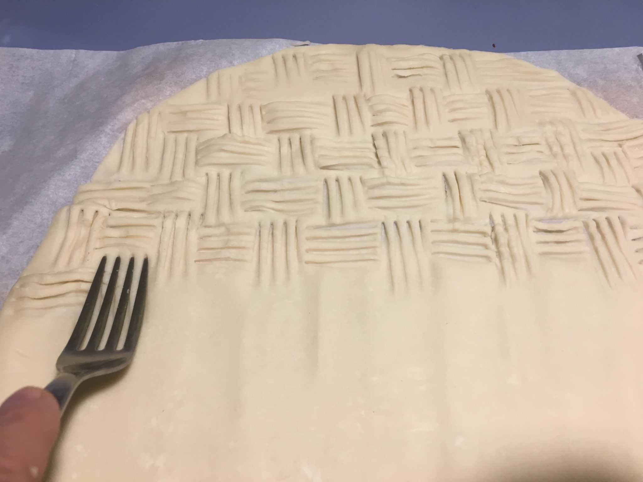 Torta di piselli - decorazione del coperchio nell'altro senso